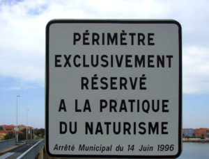 panneau périmètre naturisme autorisé