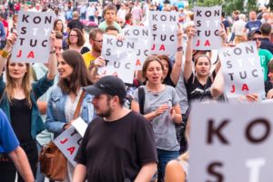 Manifestation, le 4 juillet 2018 à Varsovie en Pologne, contre les réformes judiciaires. Photo Robert Patryk